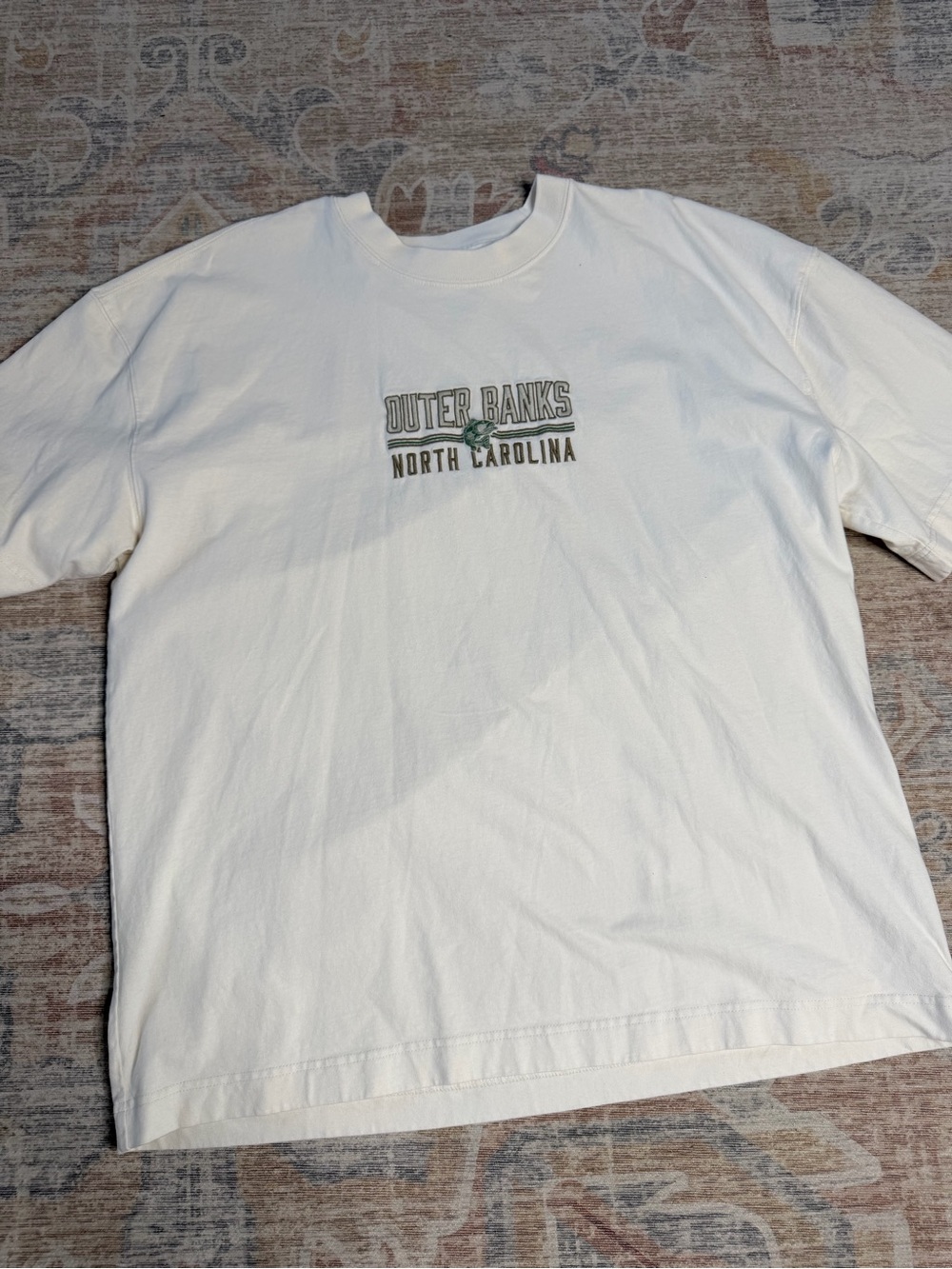 Hollister White Outer Banks North Carolina Graphic Tee